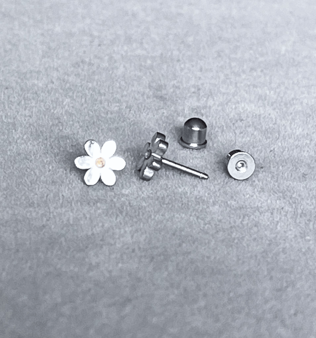 Daisy Mini Comfort Back Stud Earrings 