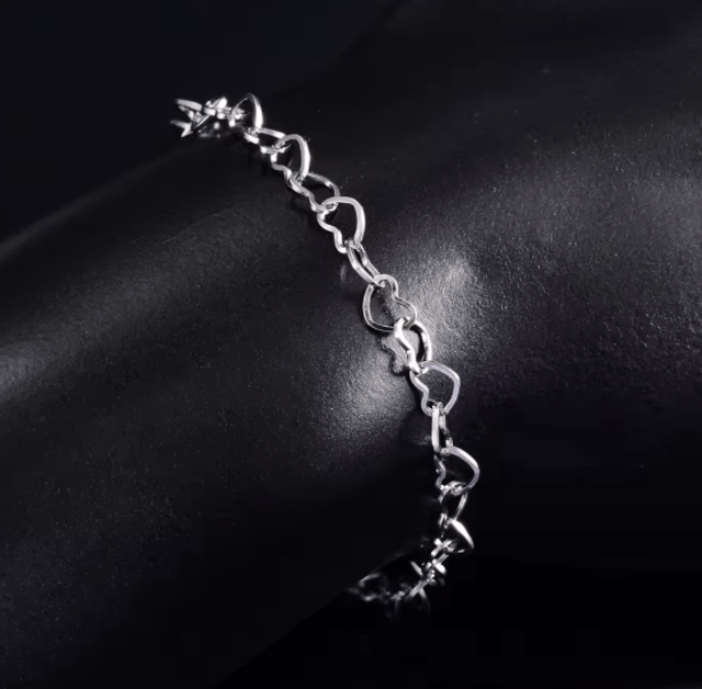 Stainless Steel Linked Hearts Bracelet - 18cm (Medium/Standard)