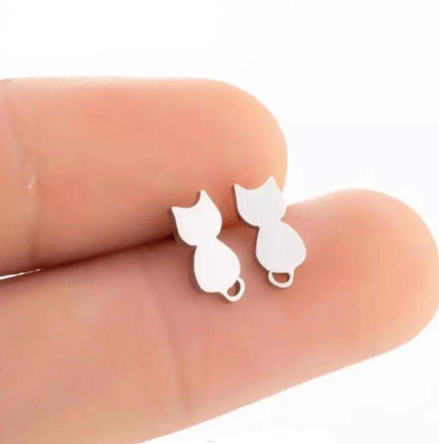 Sitting Cat Stud Earrings