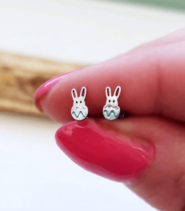 Rabbit in an Egg Mini Comfort Back Studs