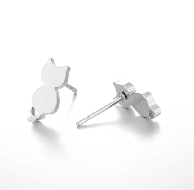 Sitting Cat Stud Earrings
