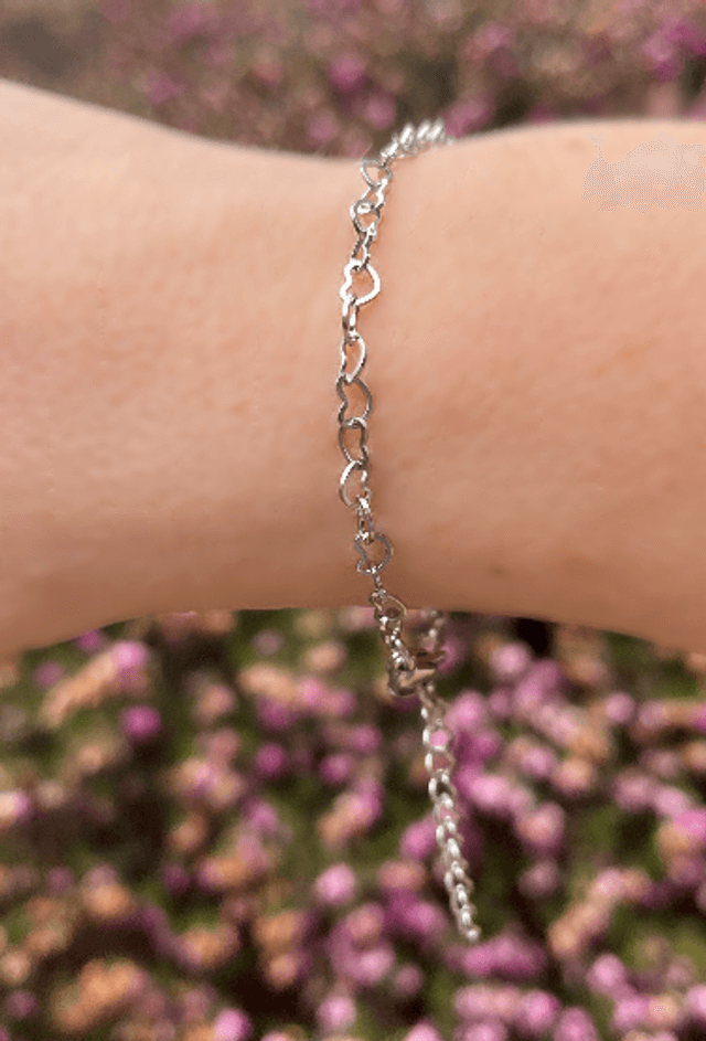 Stainless Steel Linked Hearts Bracelet - 18cm (Medium/Standard)