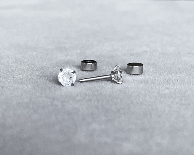 Solitaire Mini Comfort Back Studs