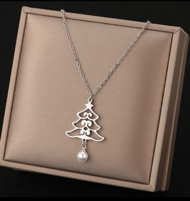 Christmas Tree Necklace with Faux Pearl
