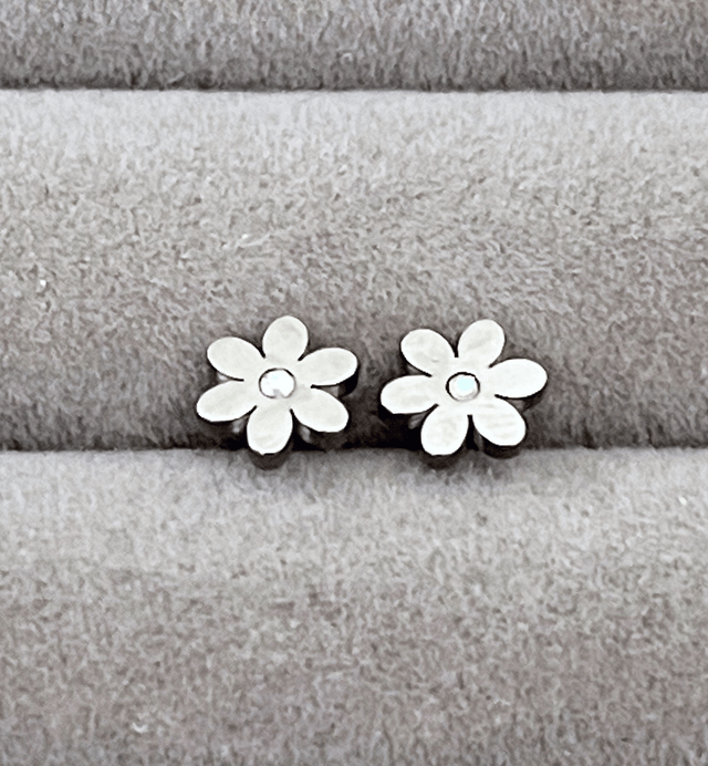 Daisy Mini Comfort Back Stud Earrings 